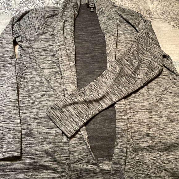 Cardigan - Picture 2 of 4